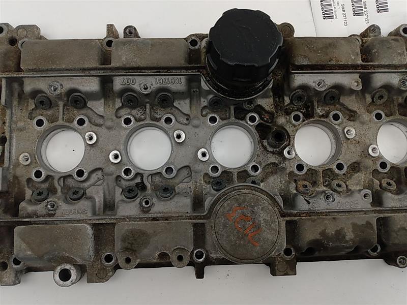 Volvo V70 Engine Valve Cover