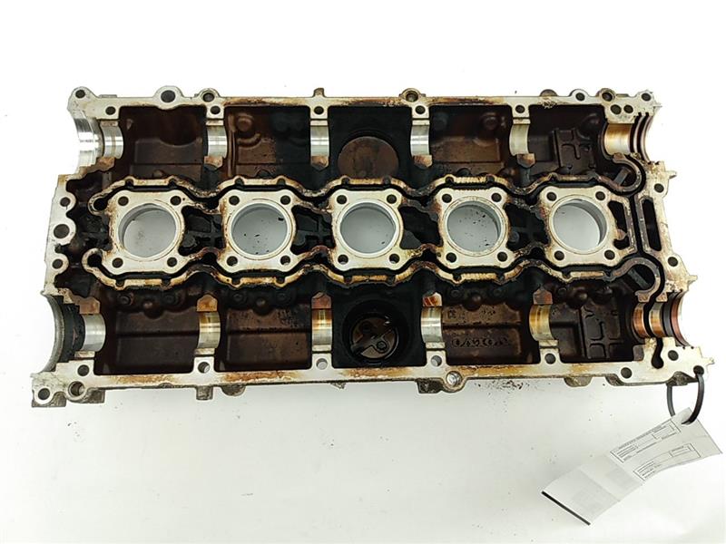 Volvo V70 Engine Valve Cover