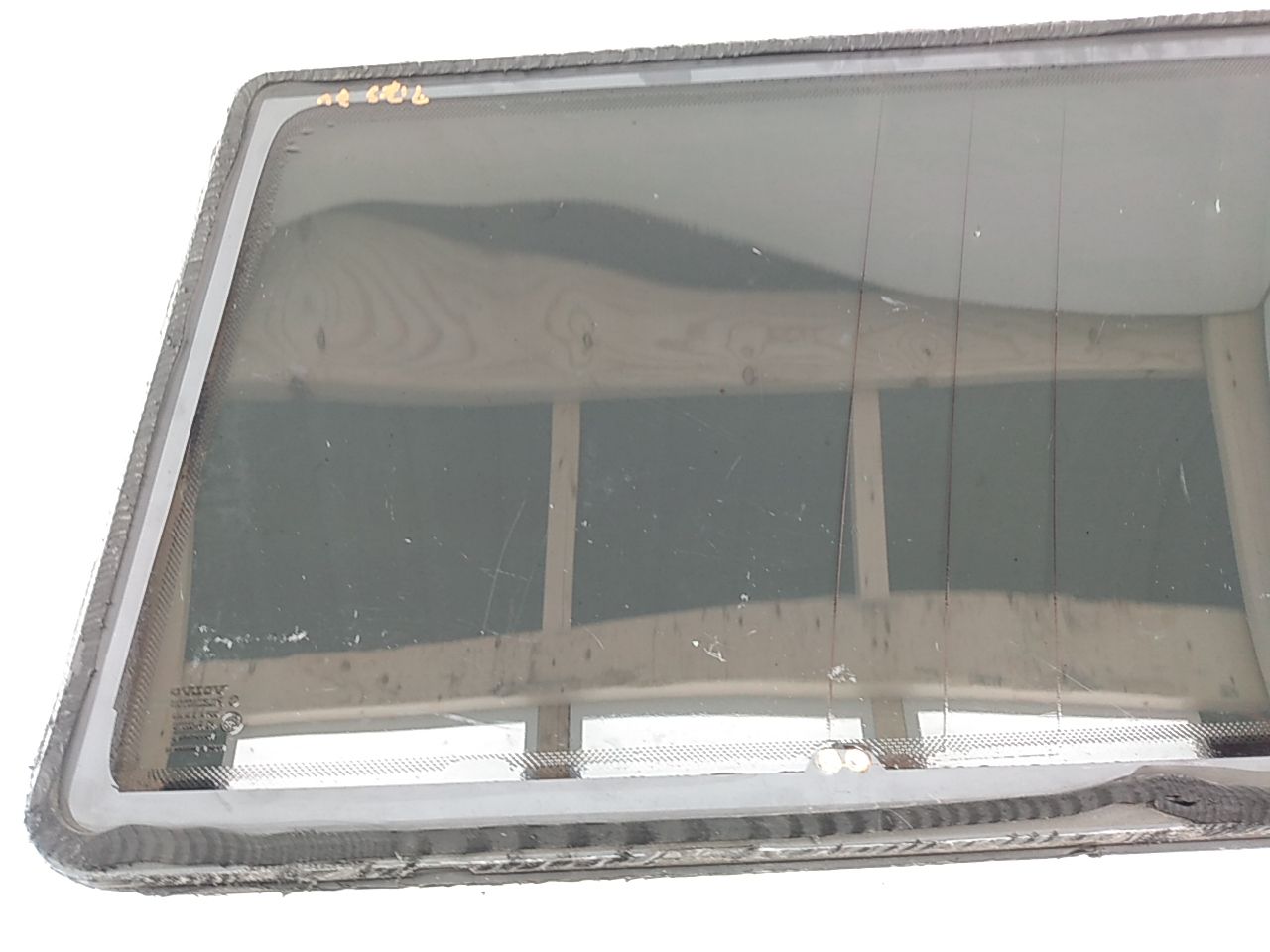 Volvo V70 Rear Left Quarter Glass