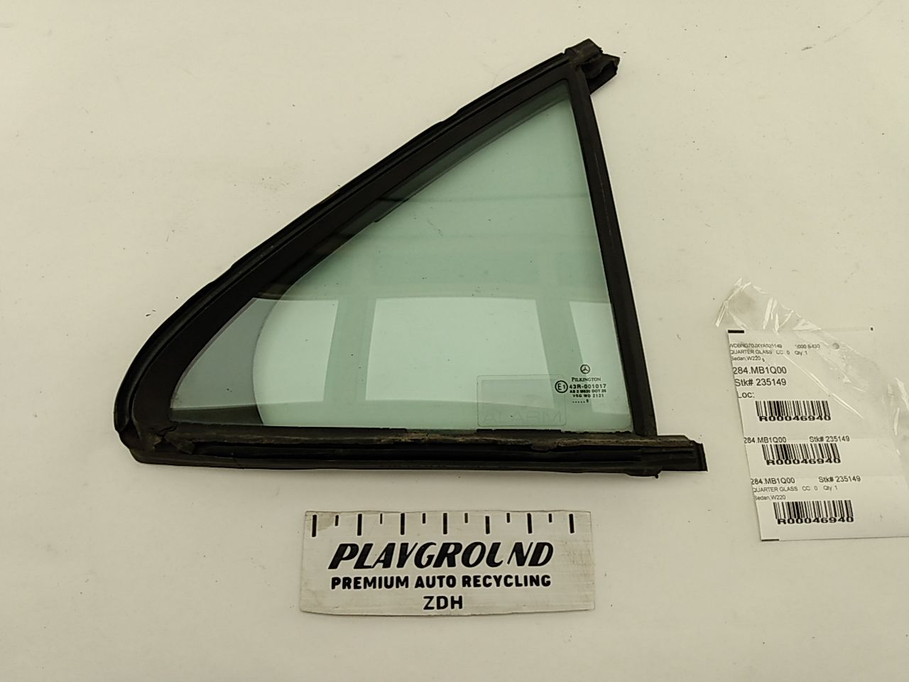 Mercedes S430 Rear Right Door Quarter Glass