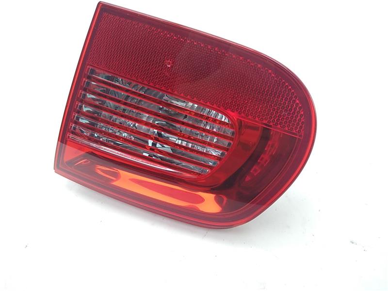 Volkswagen Eos Rear Right Tail Light Assembly Decklid Mounted