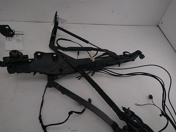 Volkswagen Eos Trunk Hinges With Hydraulic Cylinders And Lines