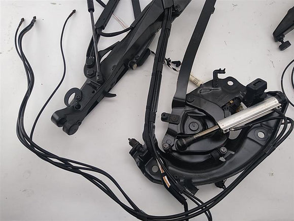 Volkswagen Eos Trunk Hinges With Hydraulic Cylinders And Lines