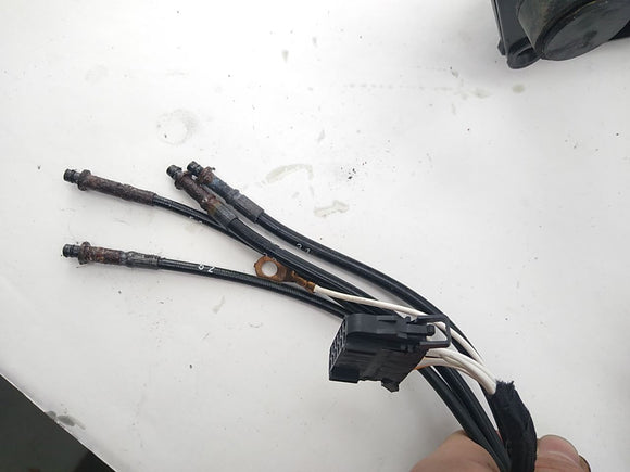 Volkswagen Eos Trunk Hinges With Hydraulic Cylinders And Lines