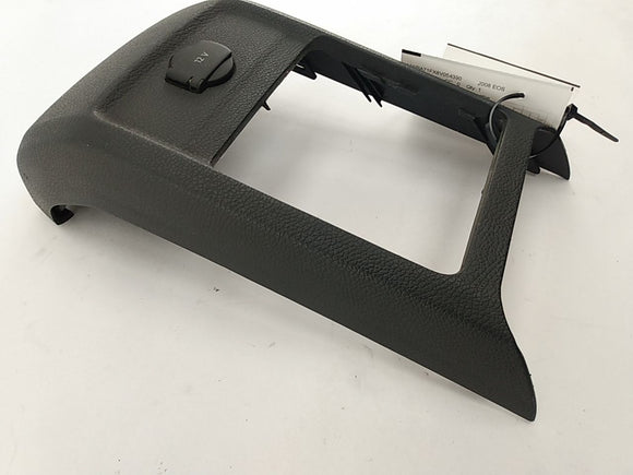 Volkswagen Eos Front Center Trim Panel