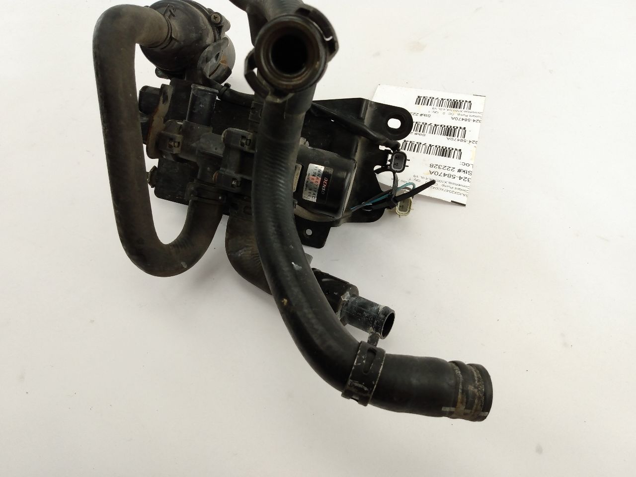 Jaguar XK8 Electric Coolant Pump Assembly