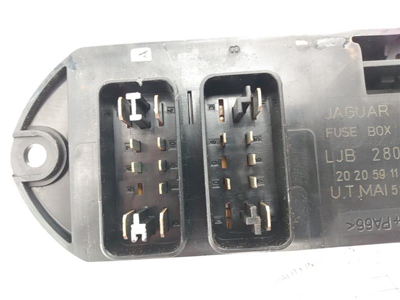 Jaguar XK8 Front Right Dash Fuse Box