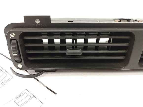 Jaguar XK8 Front Center Dash Vent