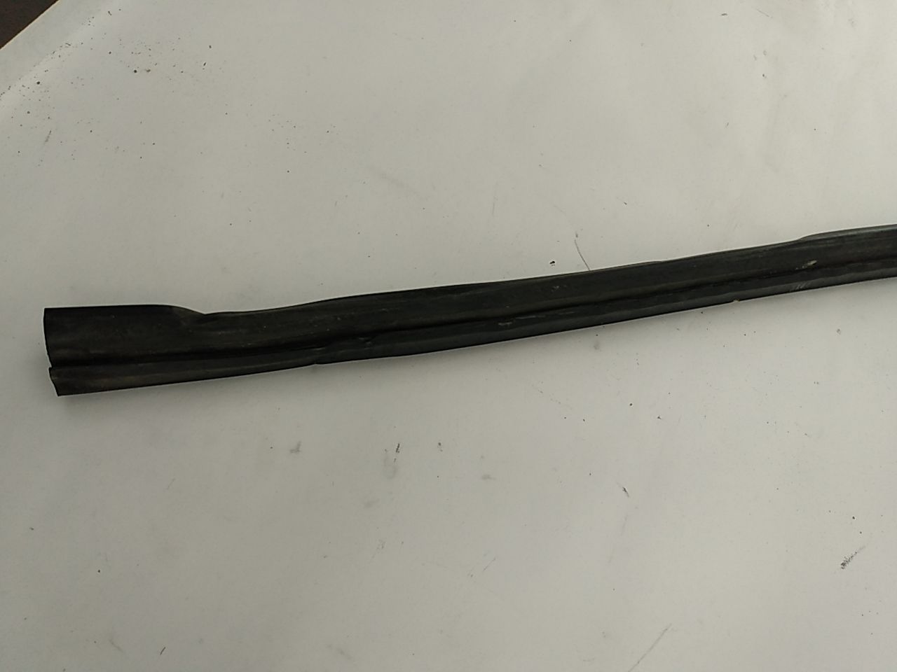 Mercedes SL320 Windshield Seal