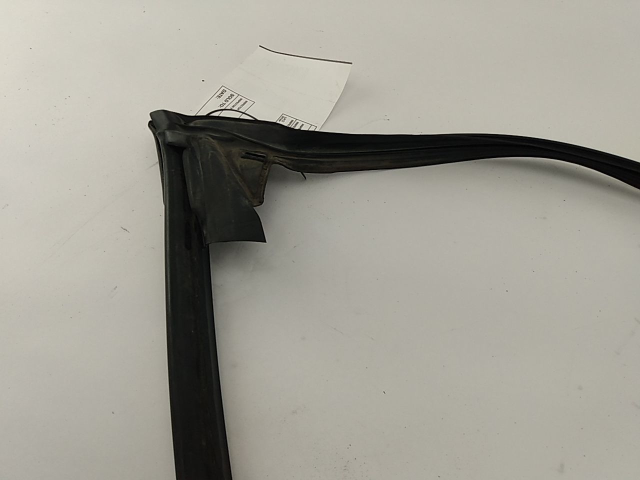 Mercedes SL320 Windshield Seal