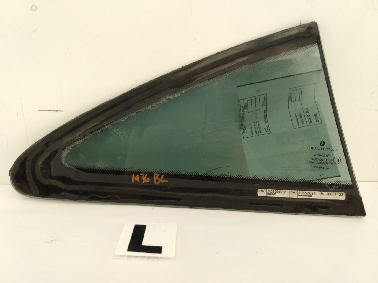 Chrysler Crossfire Rear Left Quarter Glass - 0