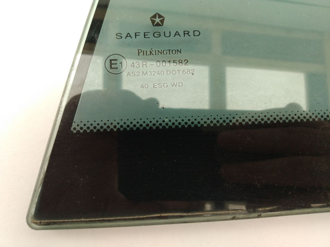 Chrysler Crossfire Rear Left Quarter Glass