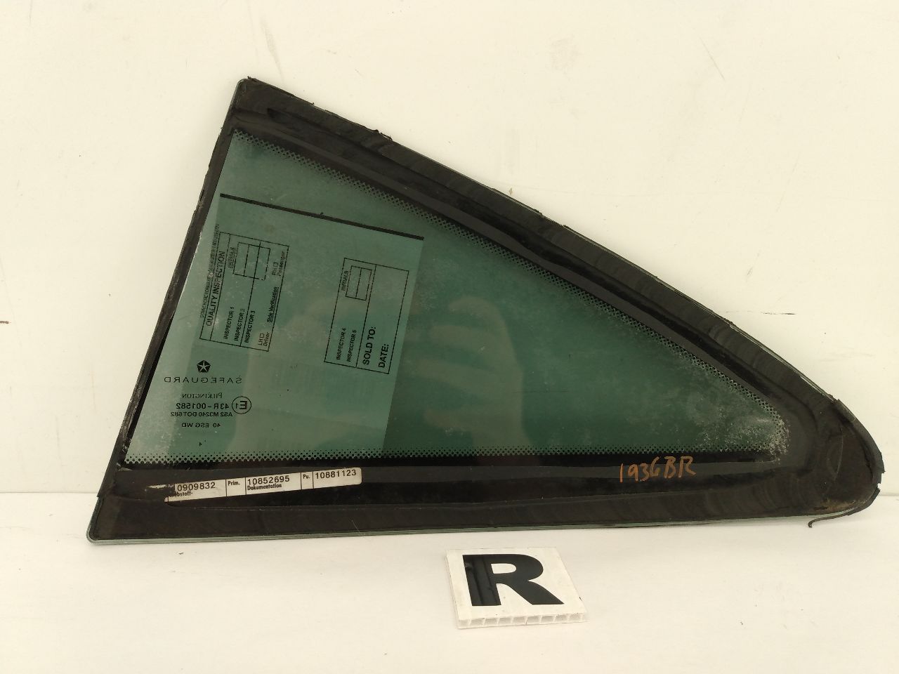 Chrysler Crossfire Rear Right Quarter Glass - 0