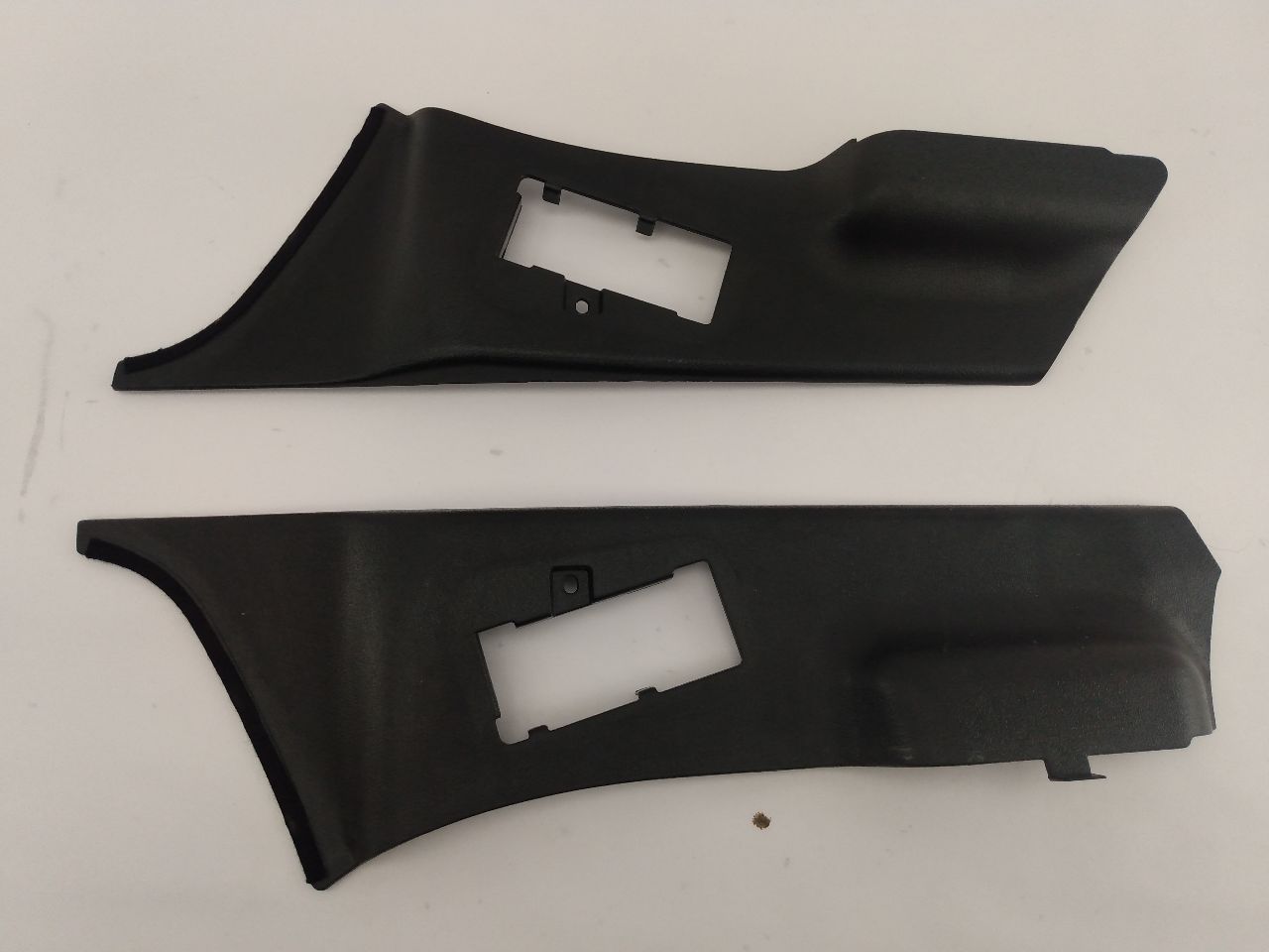 Chrysler Crossfire Pair Of Center Console Trim - 0