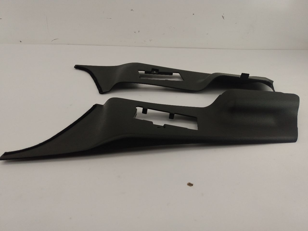 Chrysler Crossfire Pair Of Center Console Trim - 0