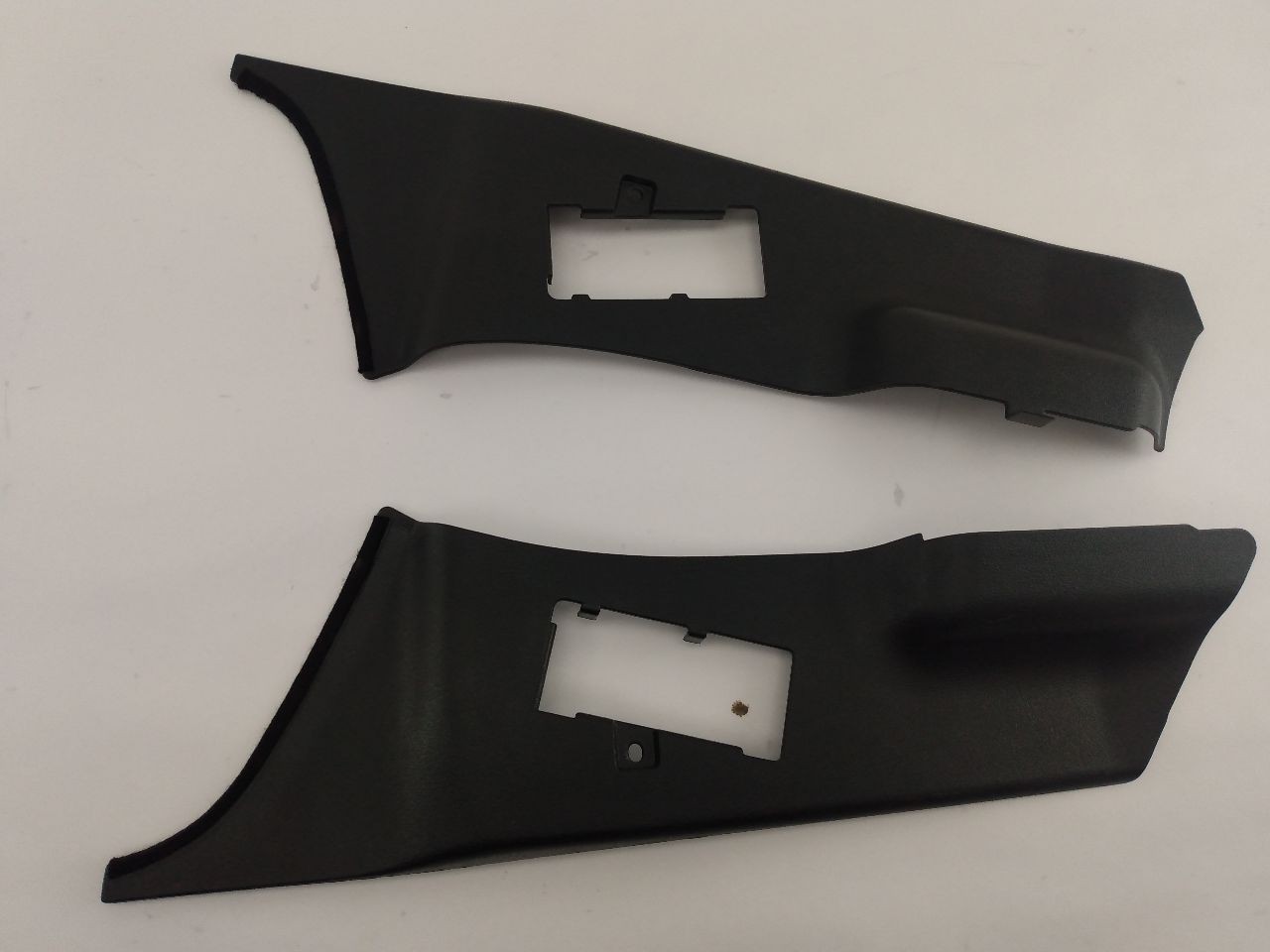 Chrysler Crossfire Pair Of Center Console Trim