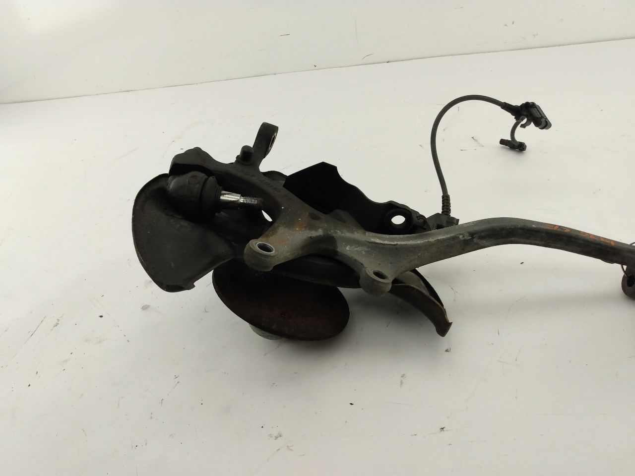 Chrysler Crossfire Front Left Seering Knuckle & Hub Assembly