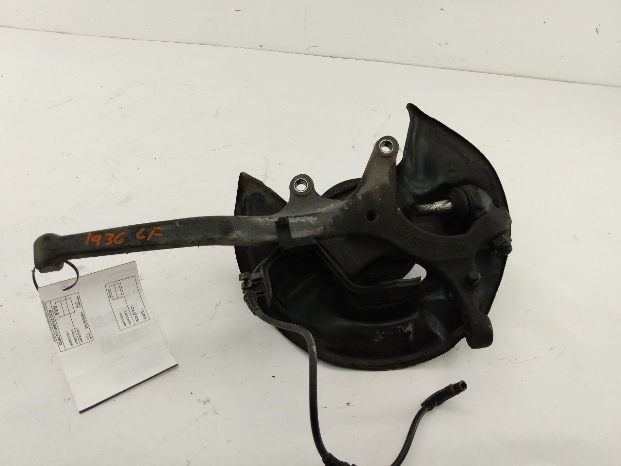 Chrysler Crossfire Front Left Seering Knuckle & Hub Assembly