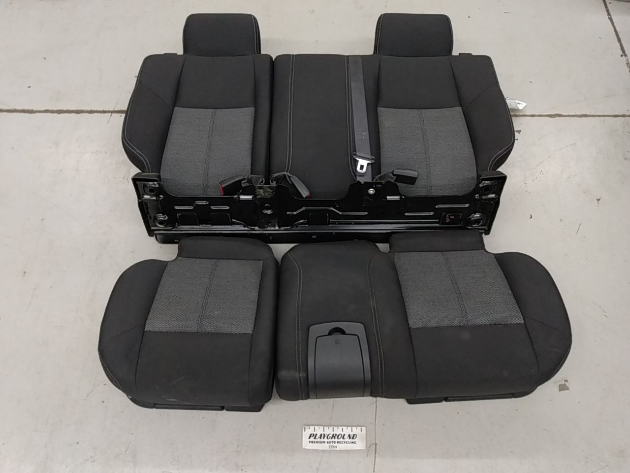 Hummer H3 Rear Seat Set | Playground PAR