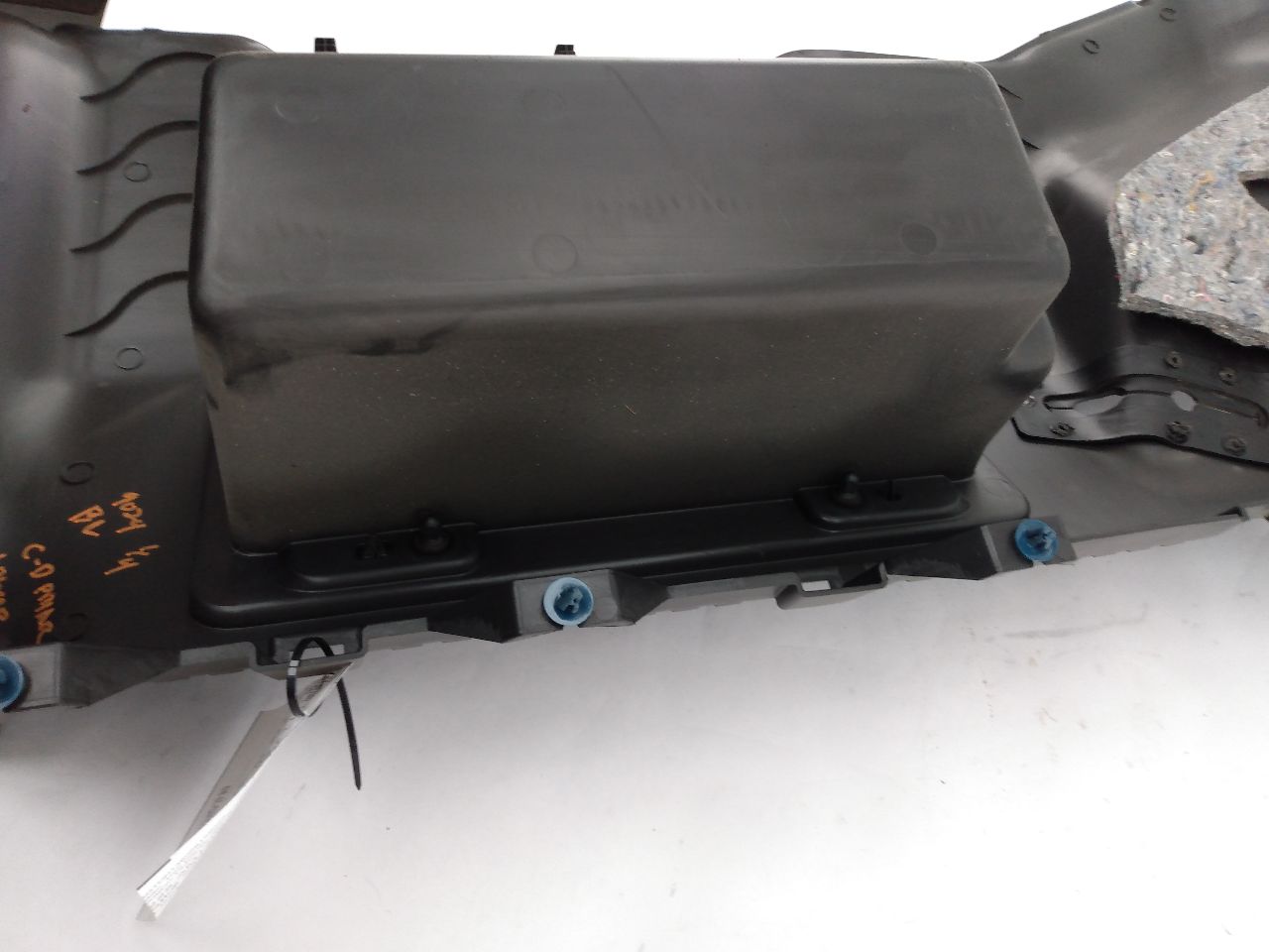 Hummer H3 Rear Left Lower Quarter Panel Trim