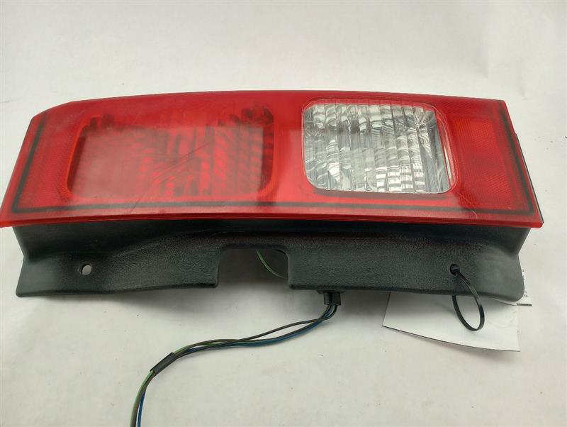 Hummer H3 Rear Right Tail Light