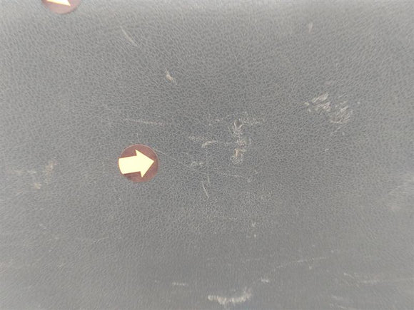 Hummer H3 Left Lower Quarter Trim Panel
15795311
Scuffs and scratches present