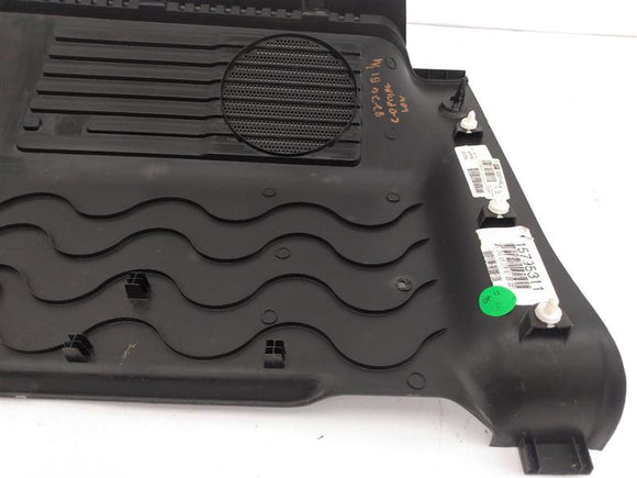 Hummer H3 Left Lower Quarter Trim Panel
15795311
Scuffs and scratches present