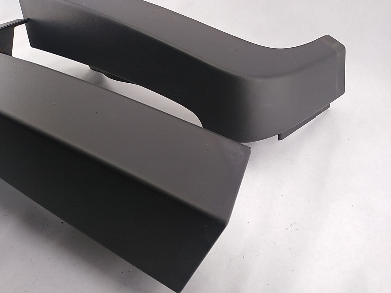 Hummer H3 Pair Of D Pillar Exterior Roof Trim Panels