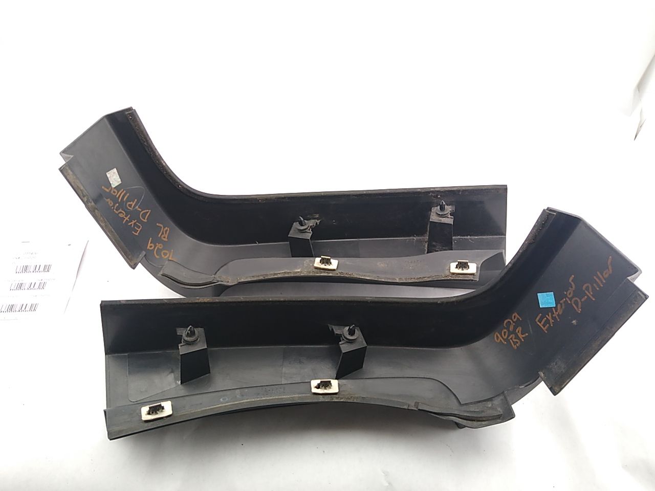 Hummer H3 Pair Of D Pillar Exterior Roof Trim Panels