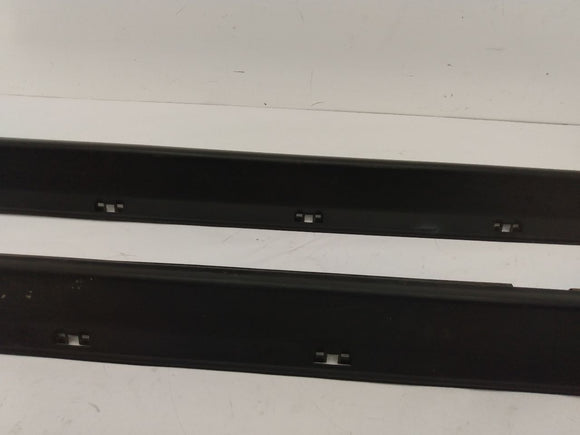 Hummer H3 Pair Of Rocker Panel Mouldings