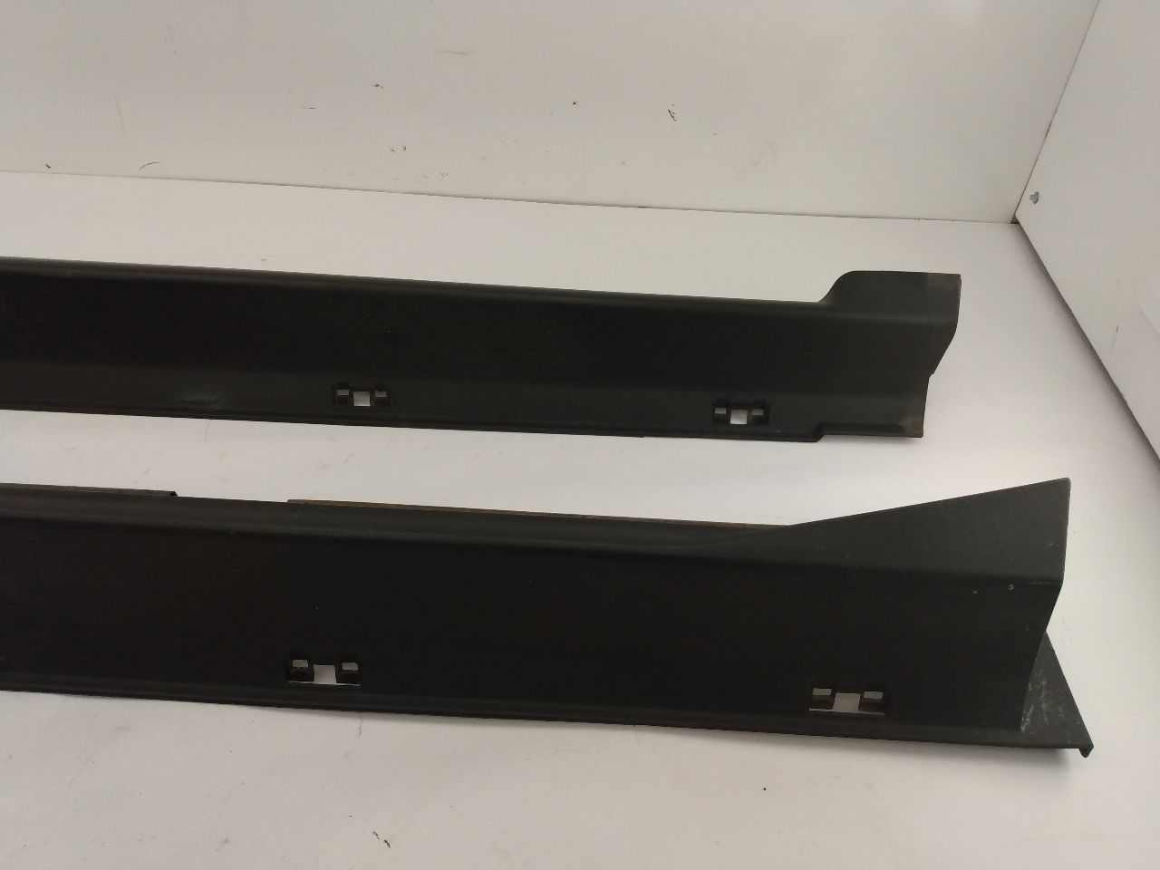 Hummer H3 Pair Of Rocker Panel Mouldings