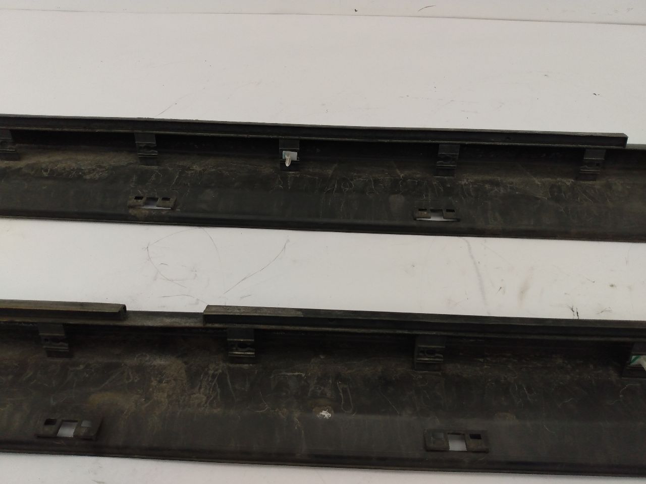 Hummer H3 Pair Of Rocker Panel Mouldings