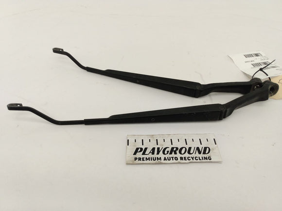 Lexus IS300 Pair Of Front Wiper Arms