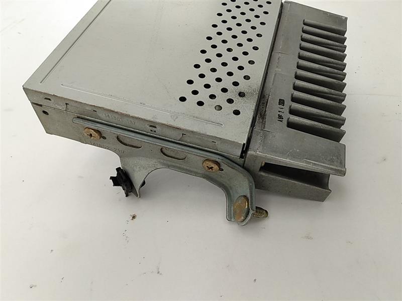 Lexus IS300 Amplifier - 0