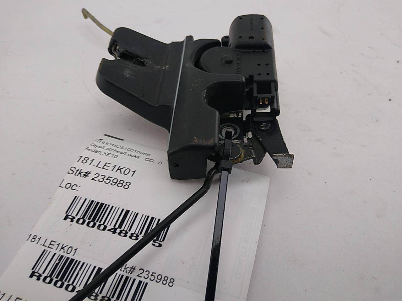Lexus IS300 Rear Trunk Latch