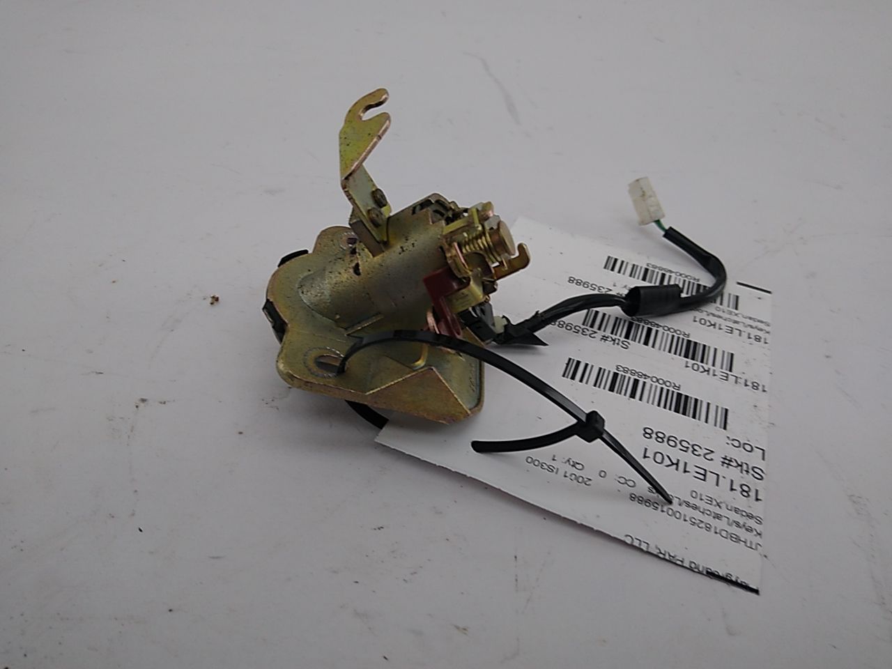 Lexus IS300 Rear Trunk Lock