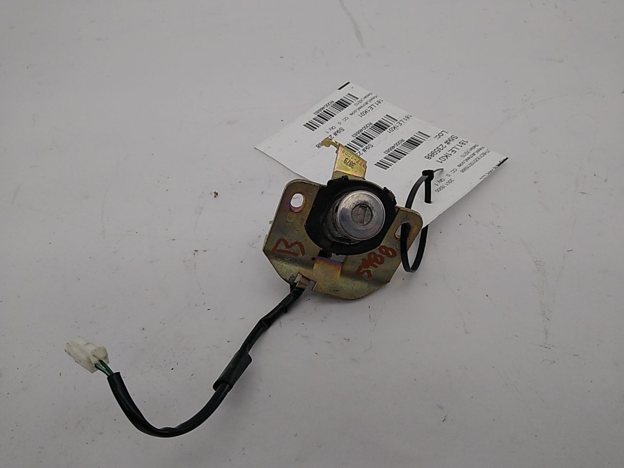 Lexus IS300 Rear Trunk Lock