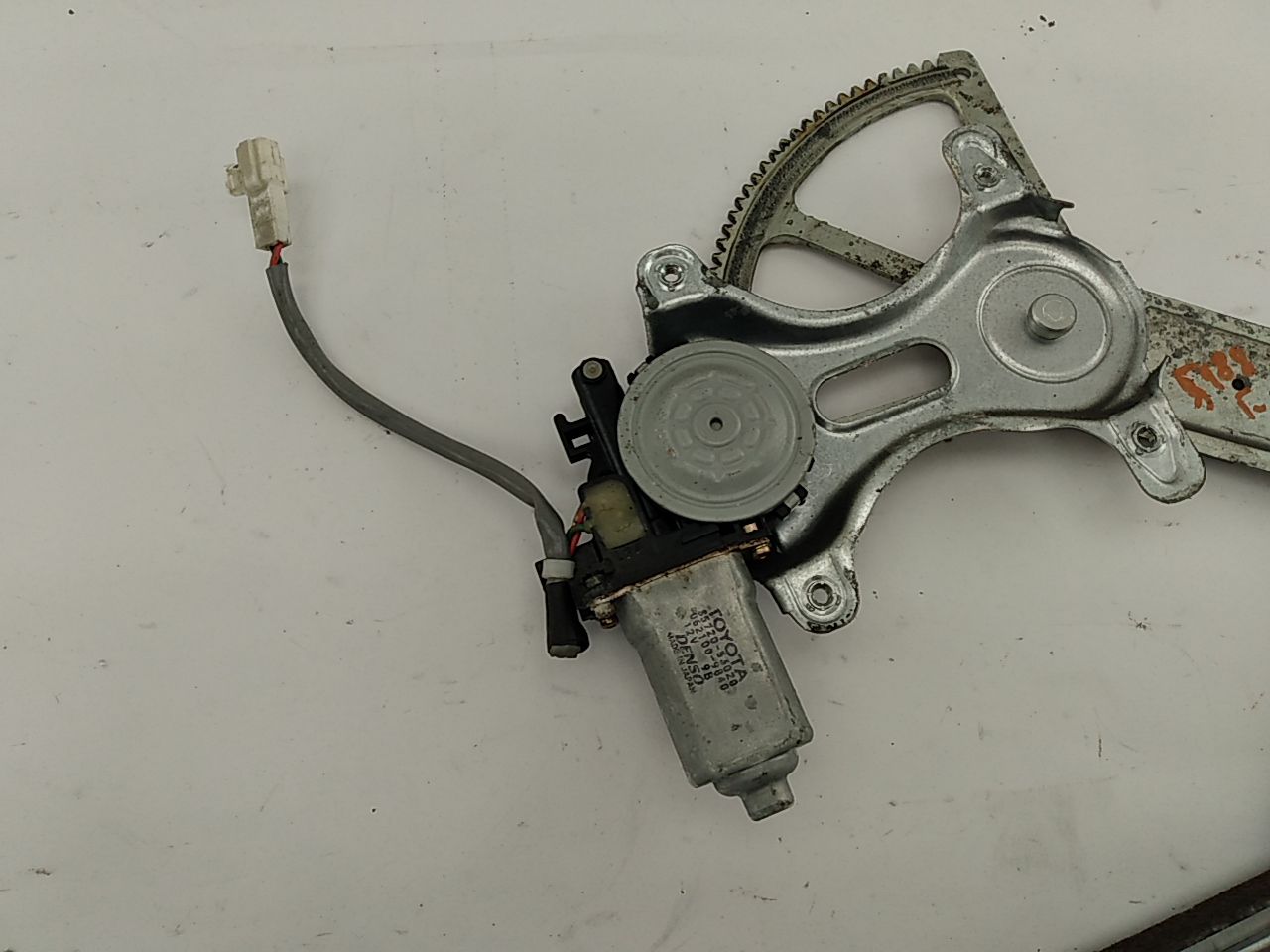 Lexus IS300 Front Right Window Regulator - 0