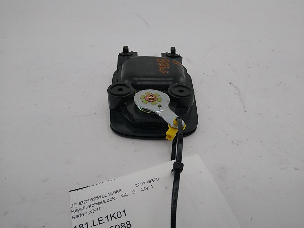 Lexus IS300 Rear Trunk Emergency Release Lever