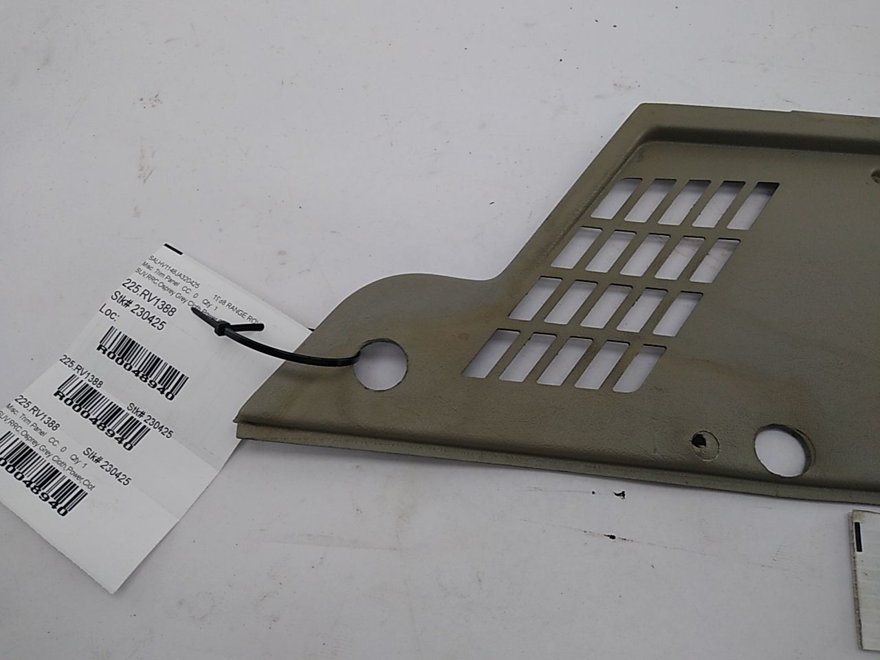 Land Rover Range Rover Rear Right D-Pillar Trim - 0