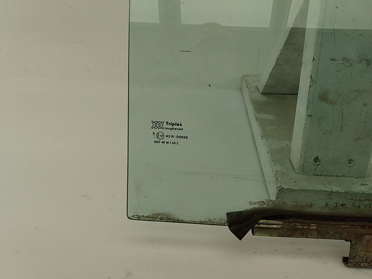 Land Rover Range Rover Rear Left Door Window Glass