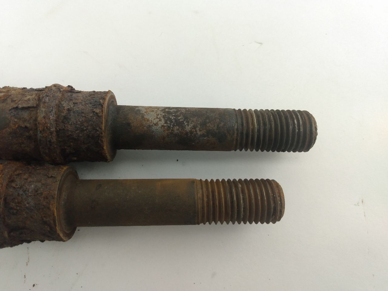 Land Rover Range Rover Pair Of Toe Link Spindle Rods