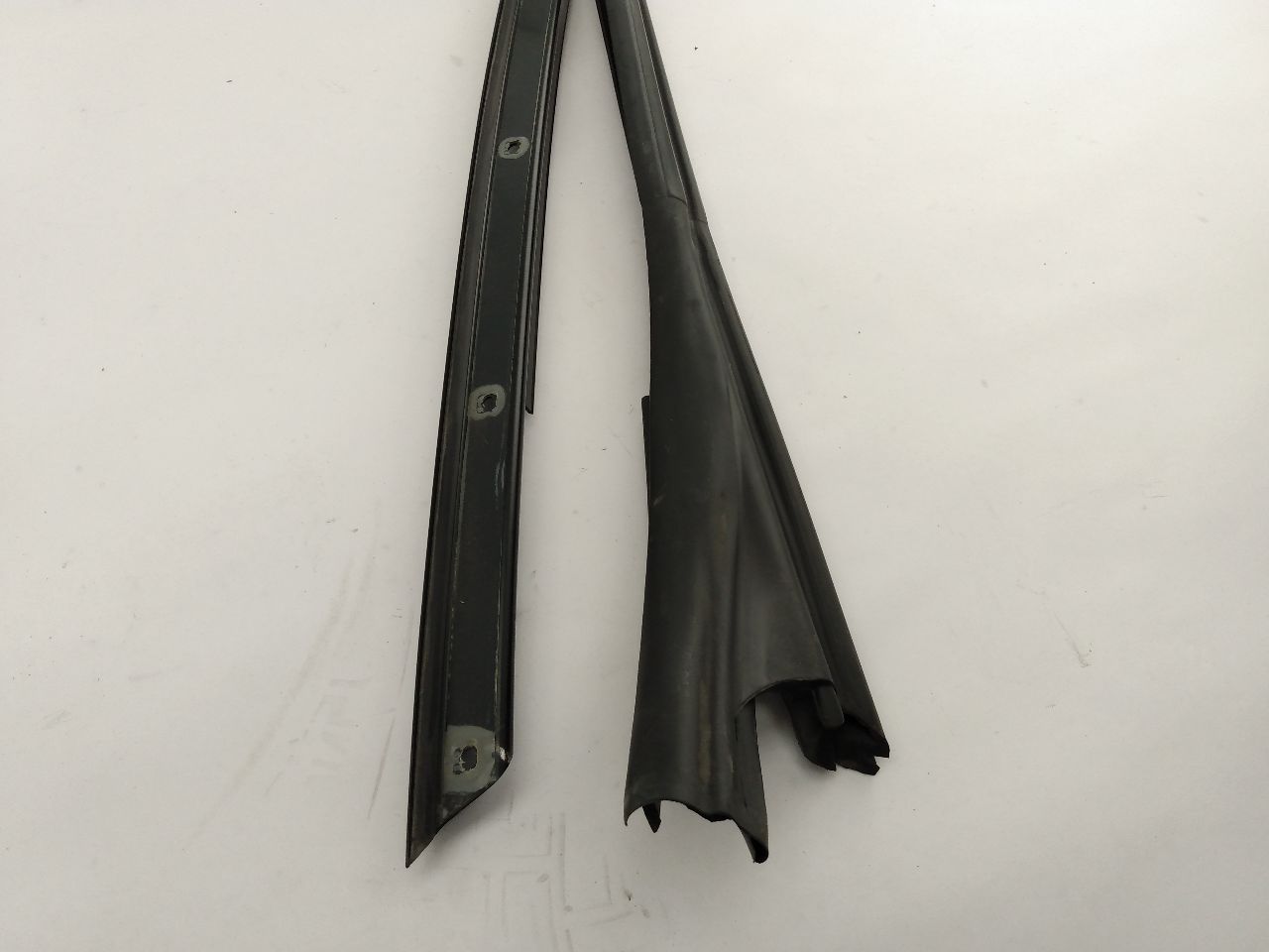 Saab 9-3 Front Windshield Moulding