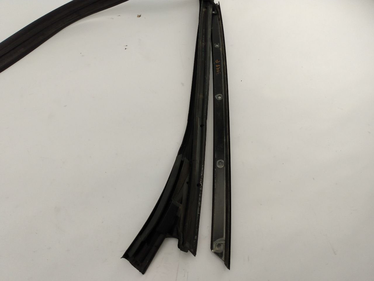 Saab 9-3 Front Windshield Moulding