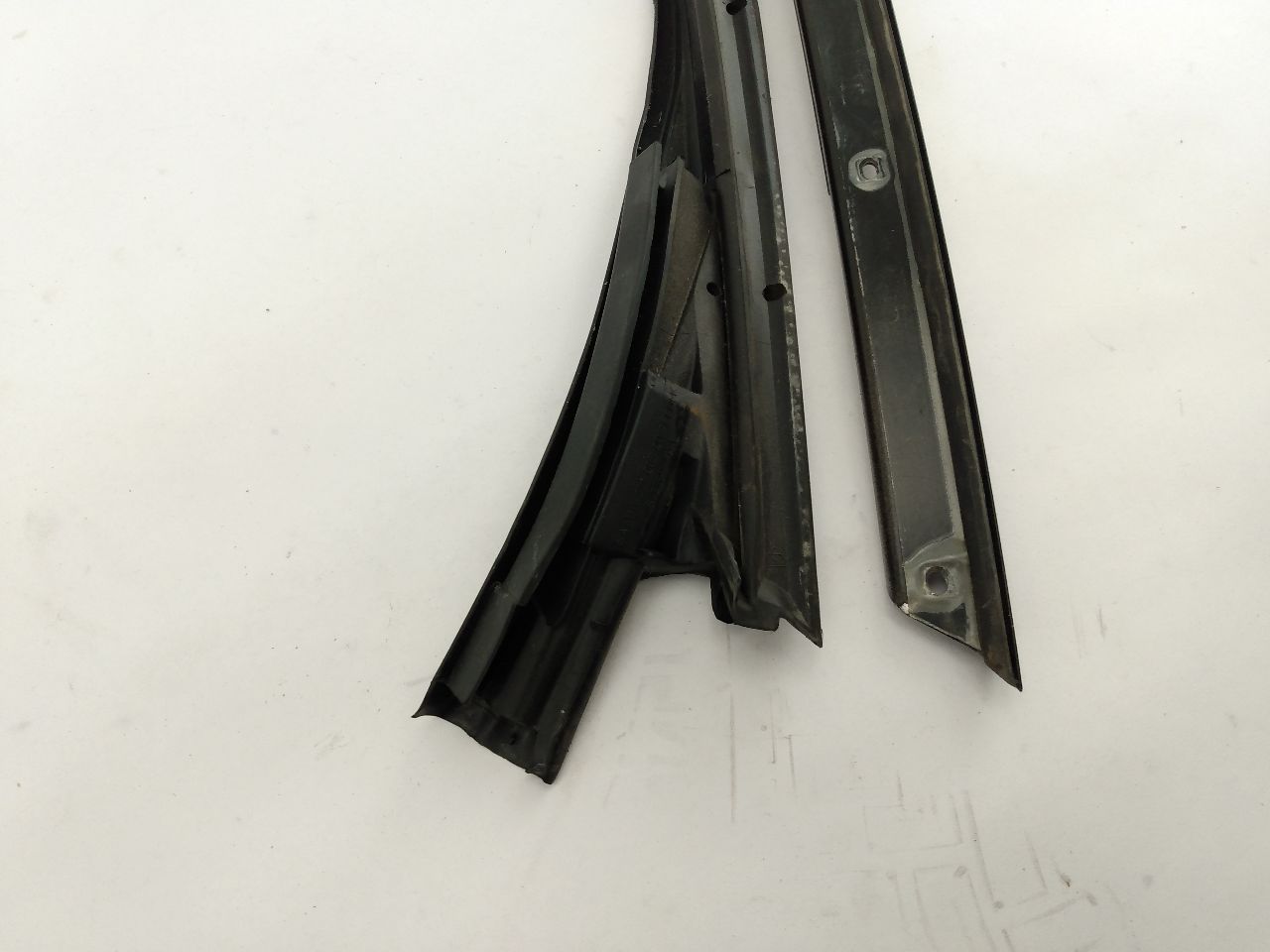 Saab 9-3 Front Windshield Moulding