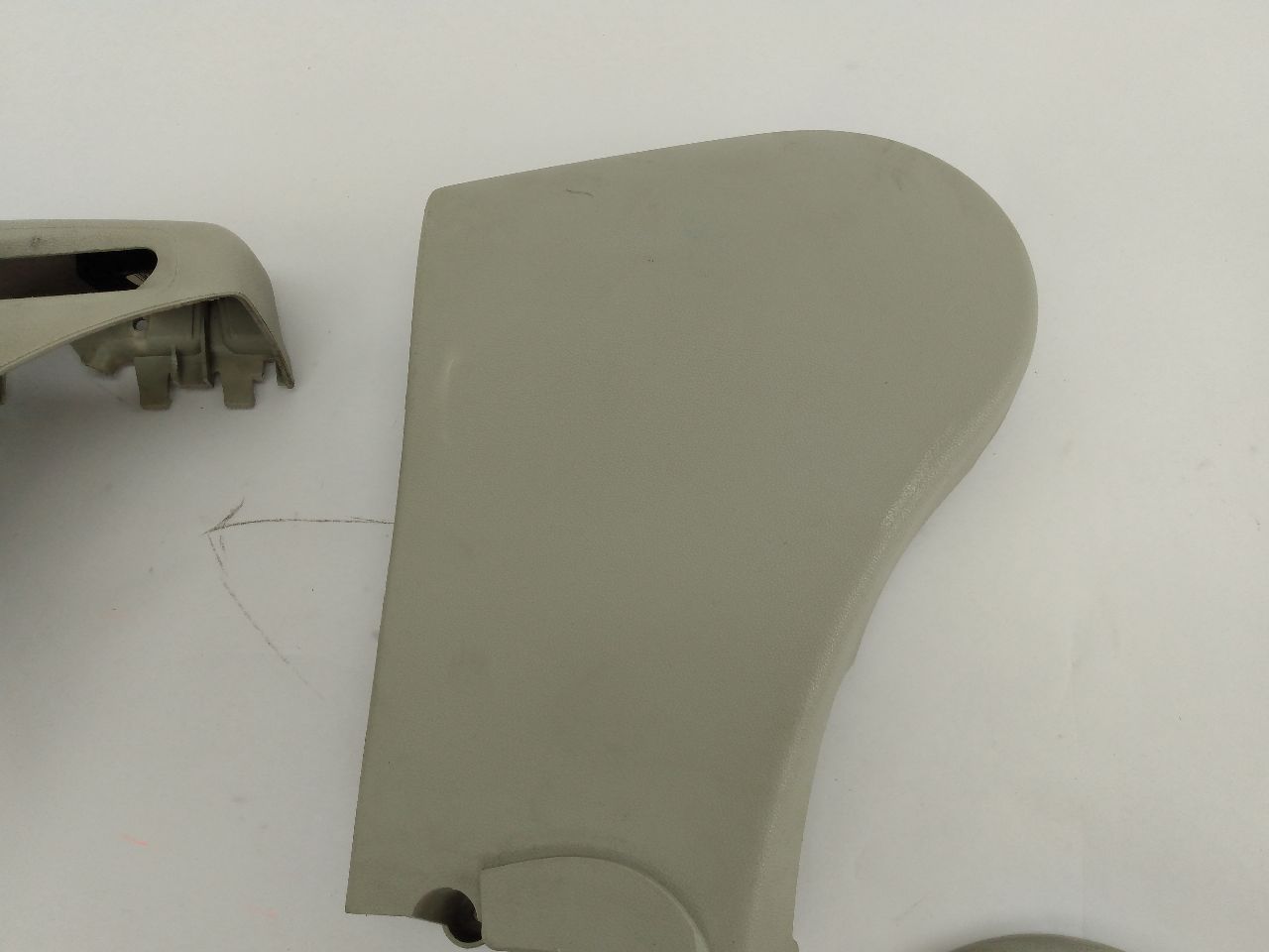 Saab 9-3 Set Of Front Right Lower Seat Trim