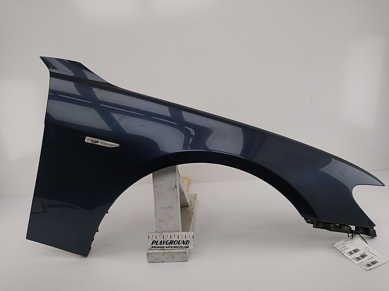 BMW 750LI Front Right Fender