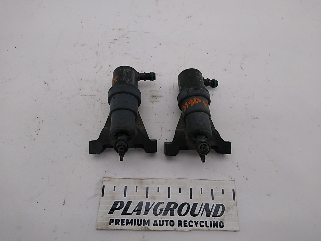 BMW 750LI Pair Of Headlight Washer Nozzles