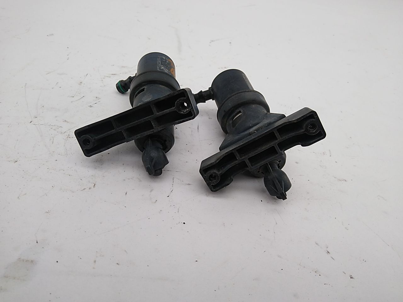 BMW 750LI Pair Of Headlight Washer Nozzles