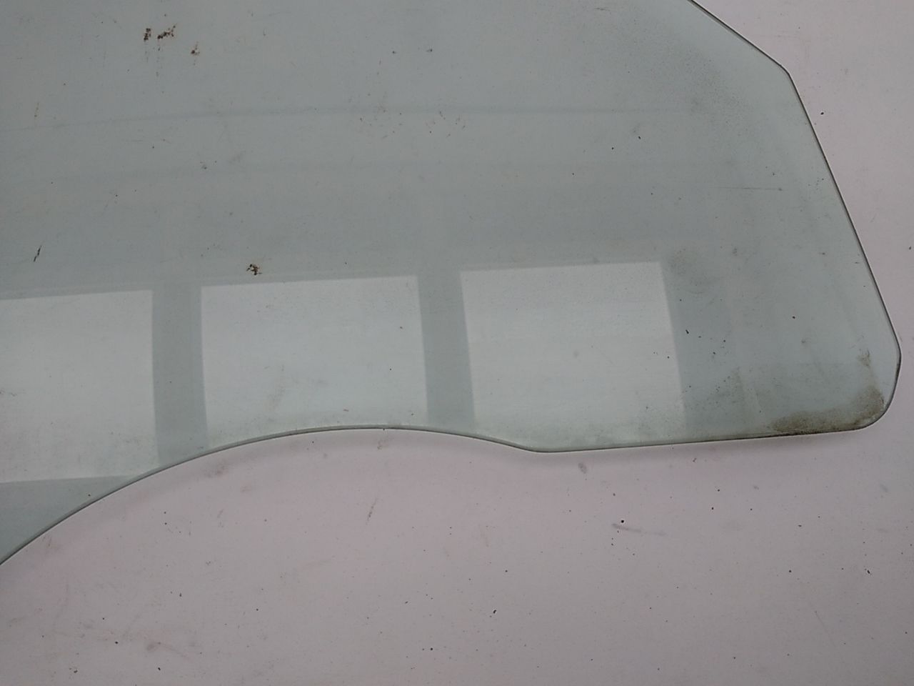 Jeep Cherokee Front Right Door Glass